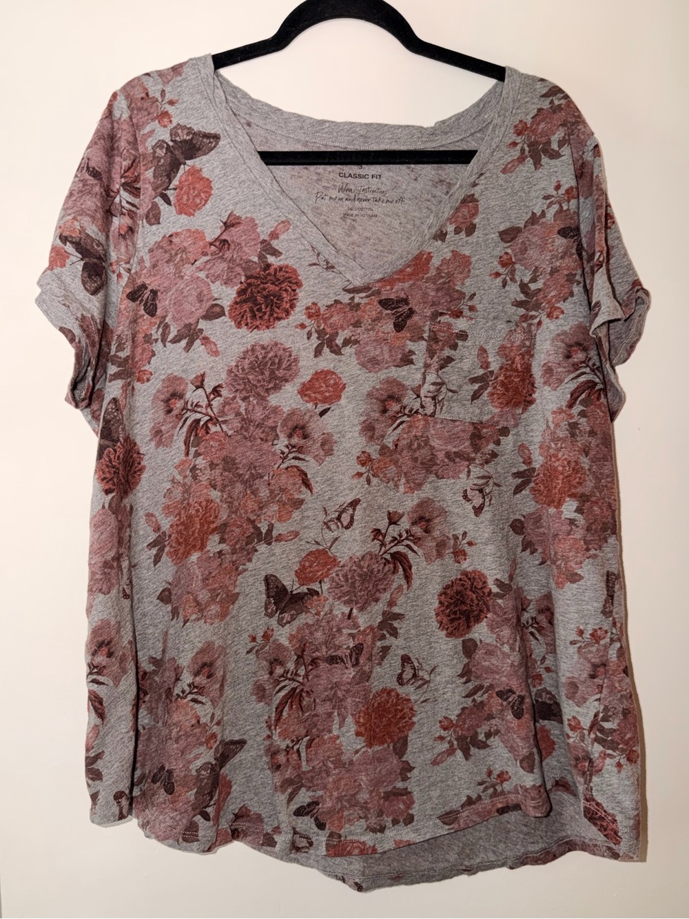 torrid Gray V-Neck Tee with Rose Floral Print